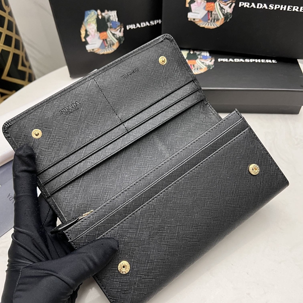 プラダ財布コピー細部ディテール